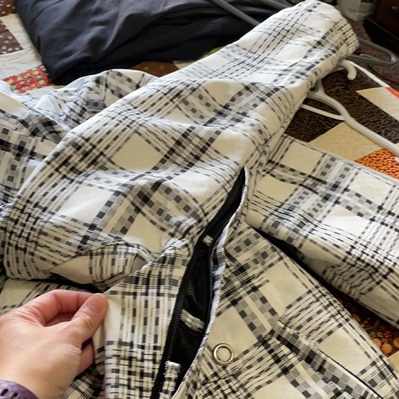 Powder Room Snowboarding Jacket - Picture 8 of 8